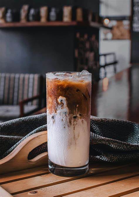 Iced Coffee: A Chilled Symphony